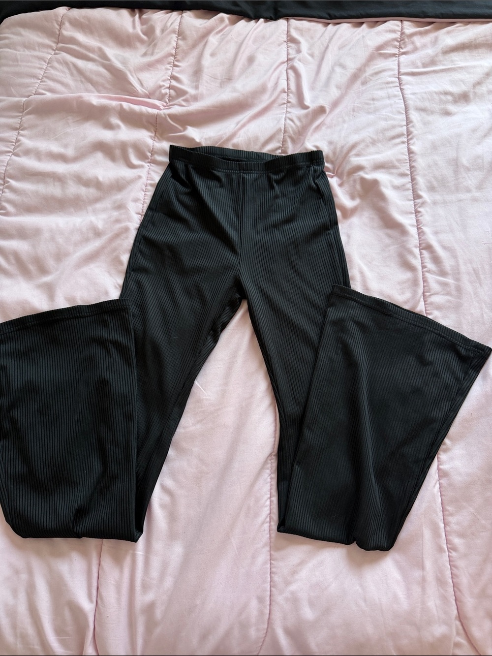 SHEIN Black Ribbed Flare Pants
